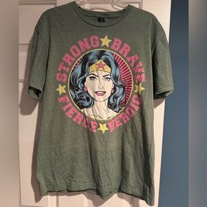 Wonder Woman Graphic Tee - Green